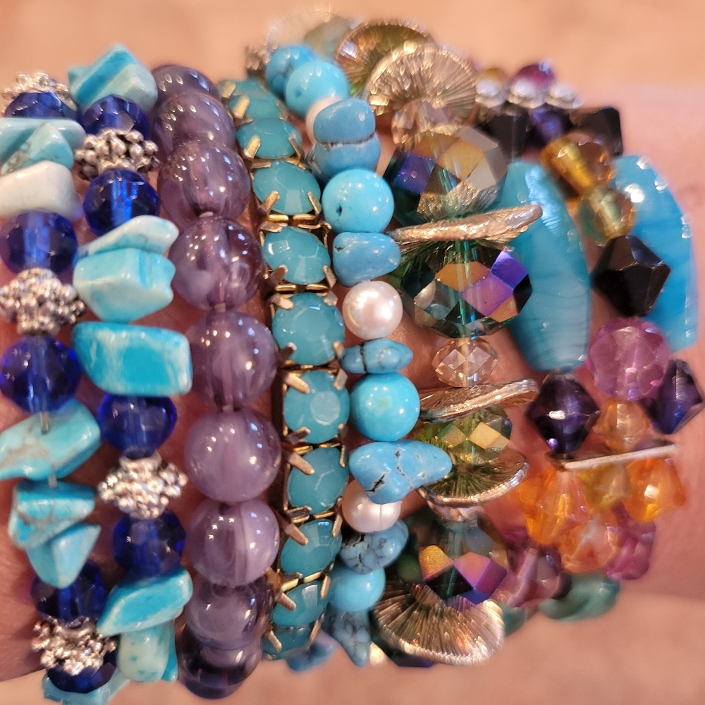 Bundle of Bracelets! Beads & Baubles! Blue ~ Green ~ Iridescent ~ Wow! - Picture 3 of 12